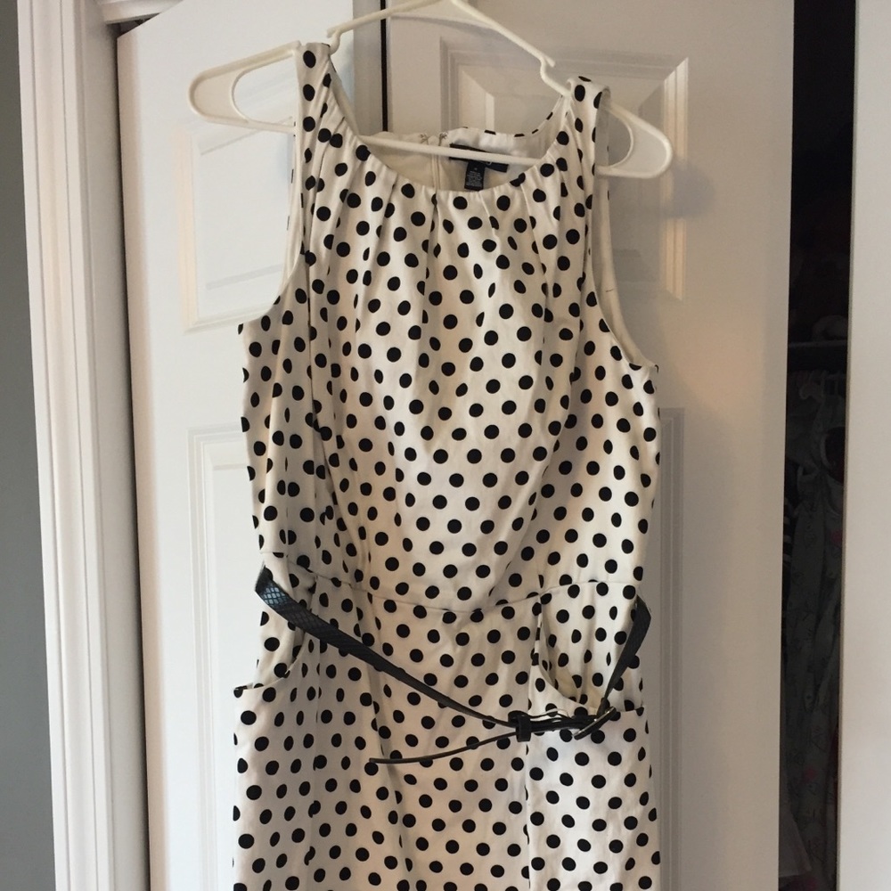 Super cute black and white polka dot dress!